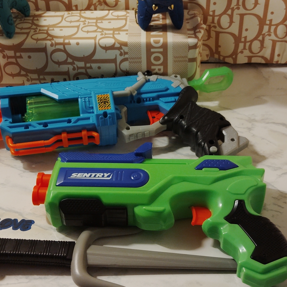 Toys - Picture 2 of 8